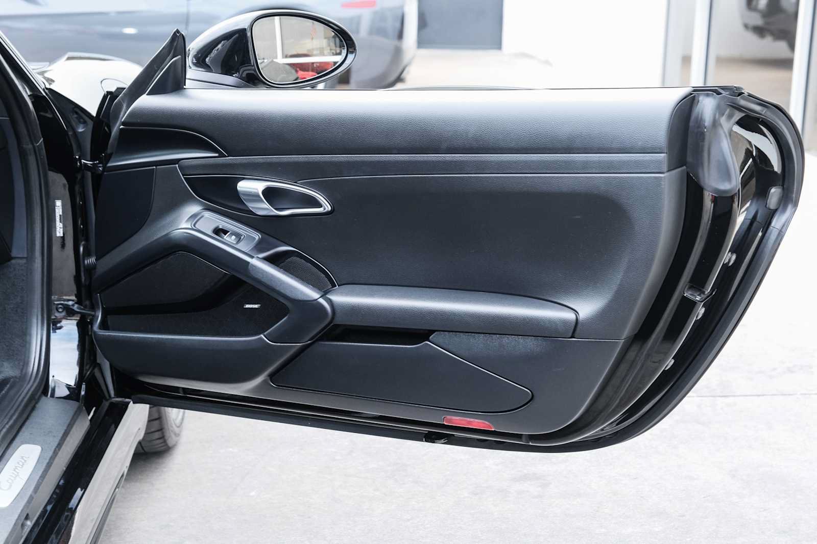 Used 2019 Porsche 718 Cayman RWD image 31