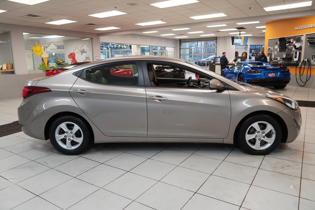 Used 2015 Hyundai Elantra SE image 11