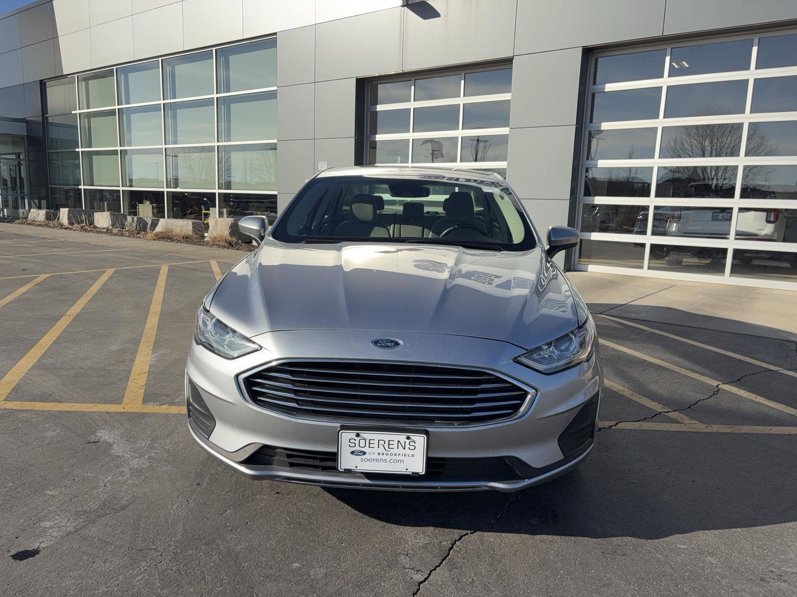 Used 2020 Ford Fusion SE image 2