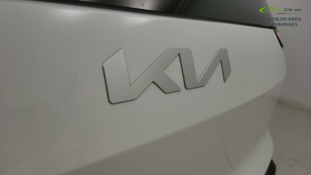 Used 2024 Kia EV9 Light Long Range RWD image 34