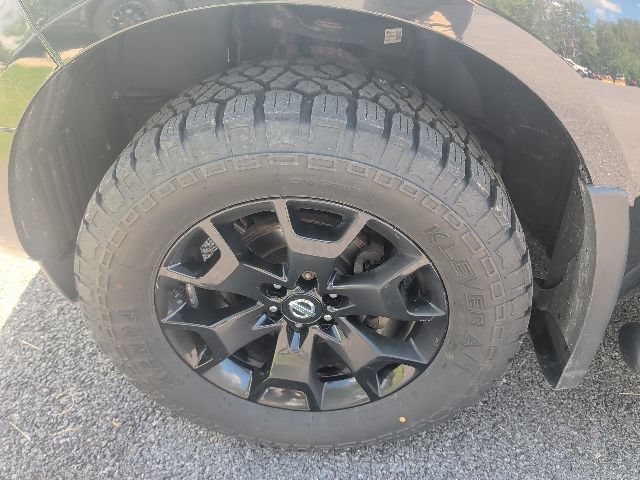 Used 2020 Nissan Frontier SV w/ Midnight Edition Floor Mats AWD/4WD image 12