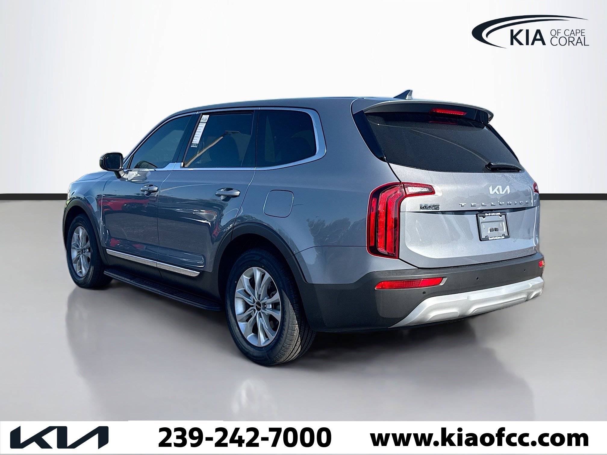 Used 2022 Kia Telluride LX image 3