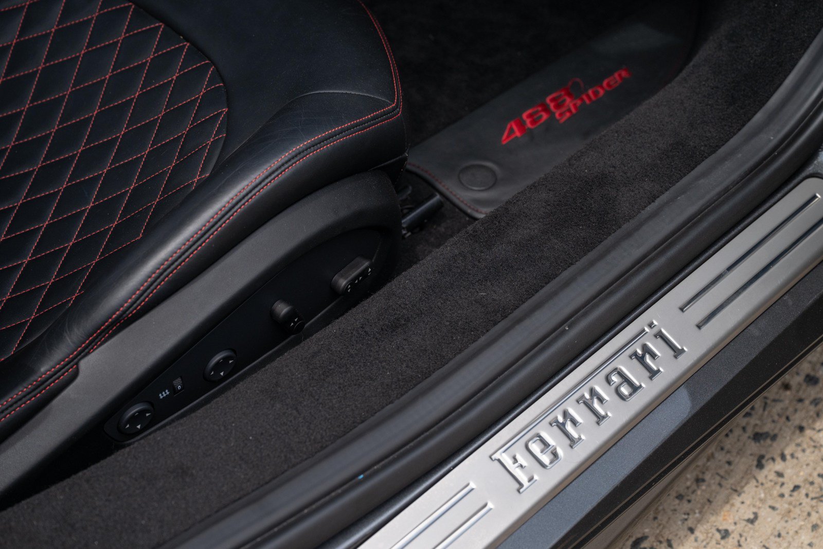 Used 2017 Ferrari 488 Spider RWD image 57