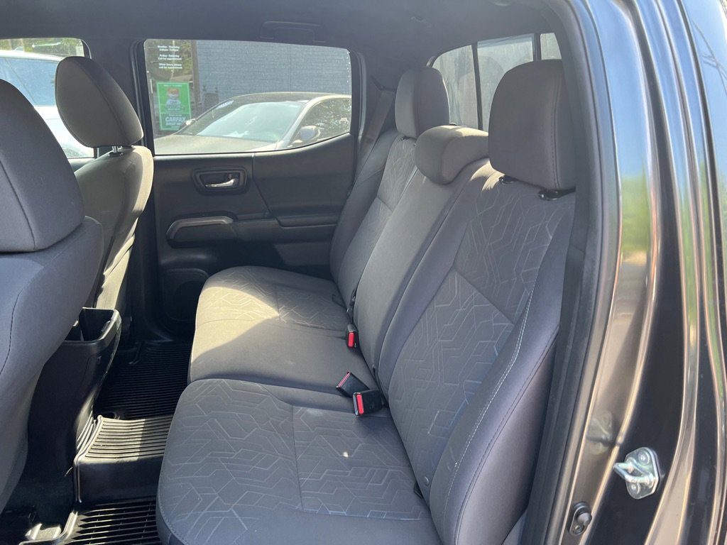 Used 2017 Toyota Tacoma TRD Off-Road image 68