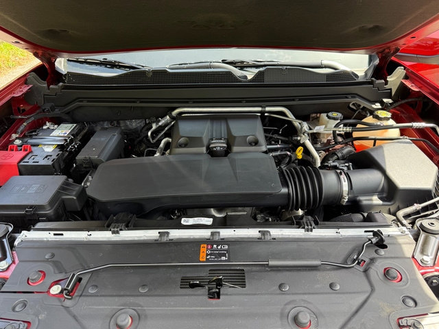 Used 2023 GMC Canyon Denali image 10