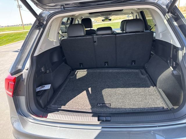 Used 2024 Volkswagen Tiguan SE w/ Panoramic Sunroof Package AWD/4WD image 27