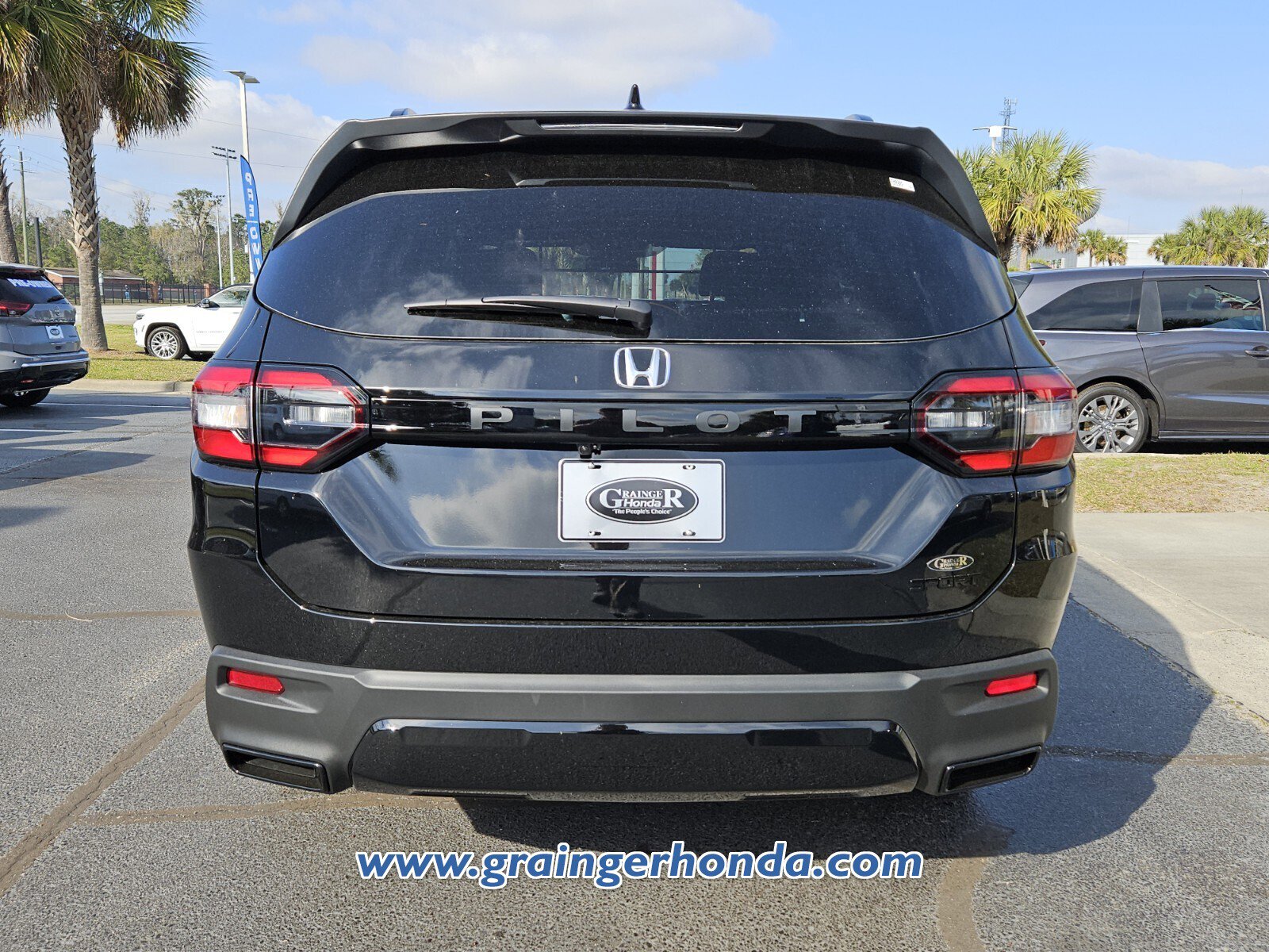 New 2026 Honda Pilot Sport image 4