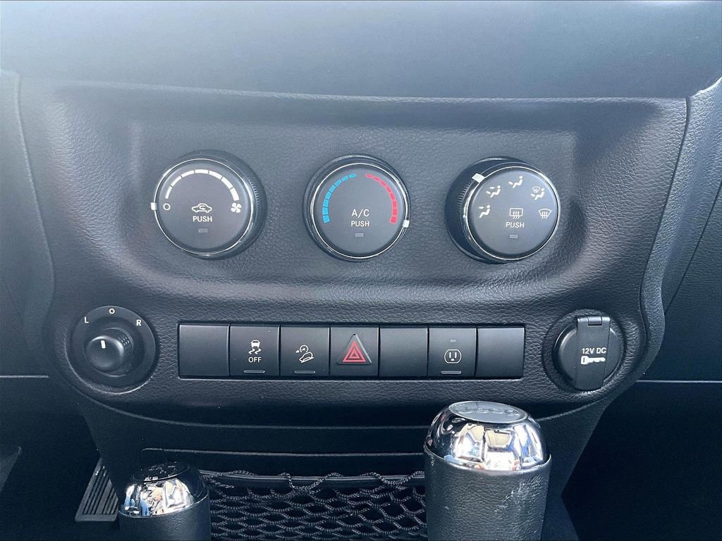 Used 2018 Jeep Wrangler Sport image 28