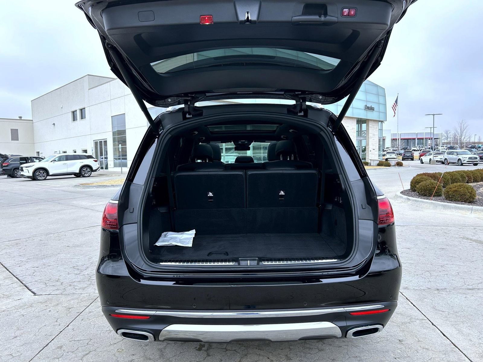 Used 2024 Mercedes-Benz GLS 450 4MATIC image 23