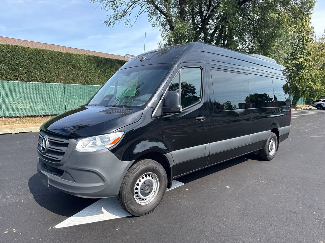 Used 2025 Mercedes-Benz Sprinter 2500 image 2