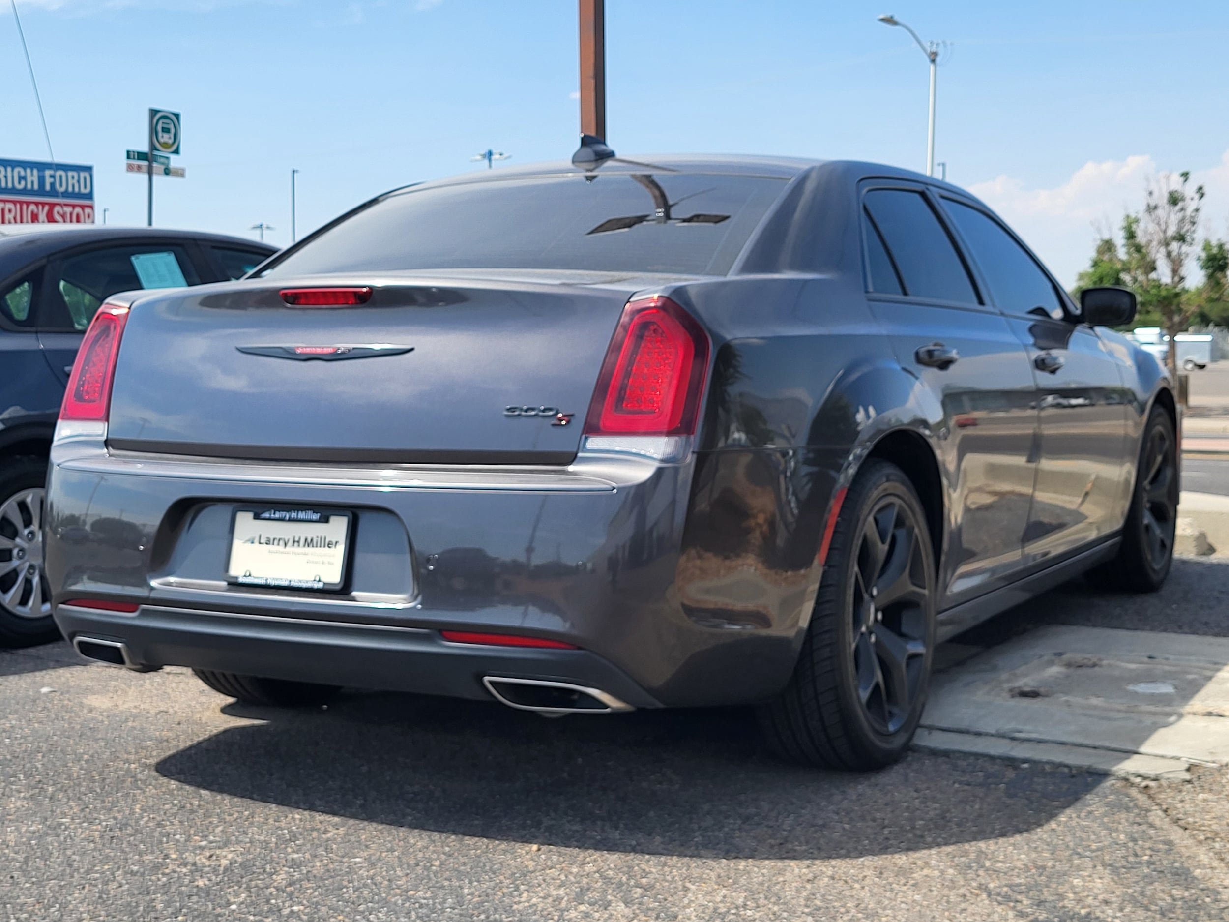 Used 2022 Chrysler 300 S RWD image 15