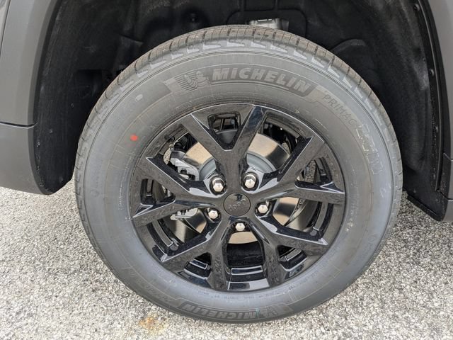 New 2026 Jeep Grand Cherokee Altitude AWD/4WD image 11