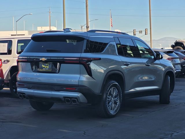 Used 2024 Chevrolet Traverse LT image 4