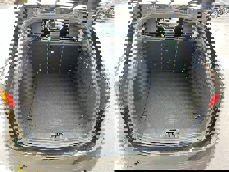 Used 2017 Jaguar F-PACE Prestige AWD/4WD image 25