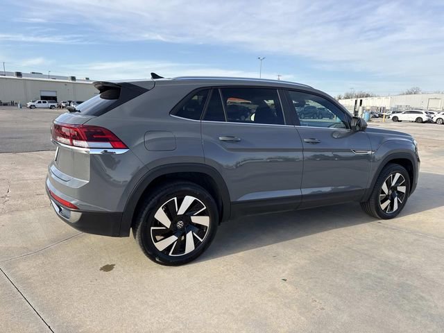 Certified 2025 Volkswagen Atlas Cross Sport SE image 2