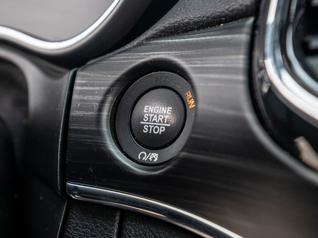 Used 2021 Jeep Grand Cherokee Limited image 39