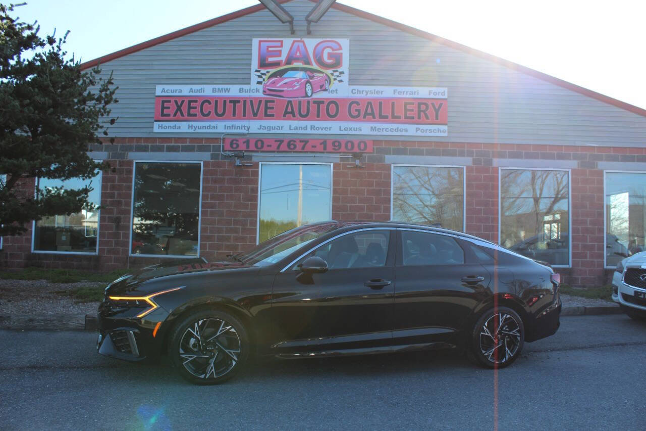 Used 2025 Kia K5 GT-Line w/ GT-Line Premium Package FWD image 1