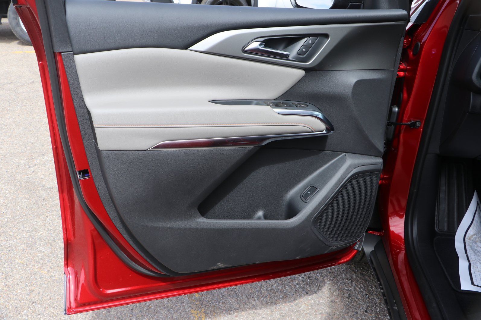 New 2026 Chevrolet Traverse LT w/ Driver Confidence Package FWD image 10