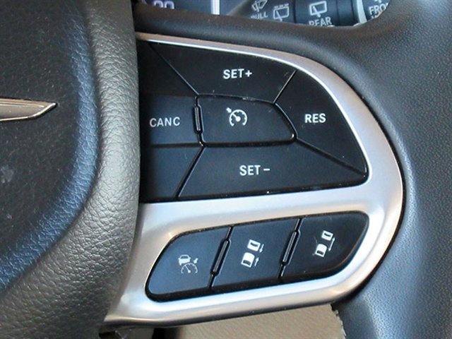 Used 2022 Chrysler Pacifica Touring-L FWD image 23