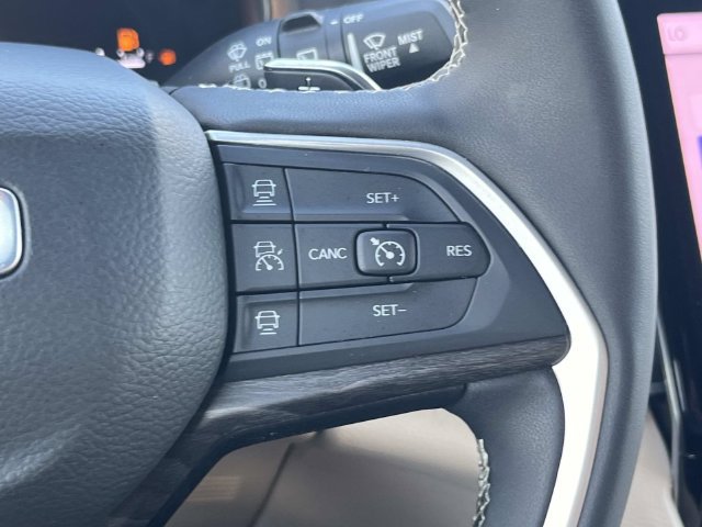 Certified 2025 Jeep Grand Cherokee L Limited w/ Luxury Tech Group II AWD/4WD image 32