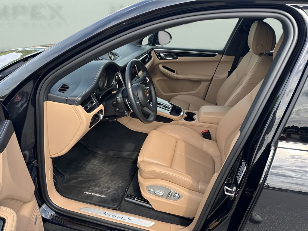 Used 2023 Porsche Macan S AWD/4WD image 9