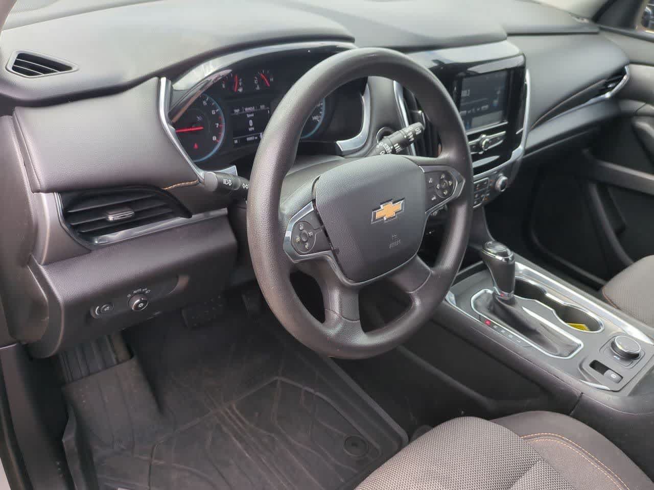 Used 2019 Chevrolet Traverse LS FWD image 2