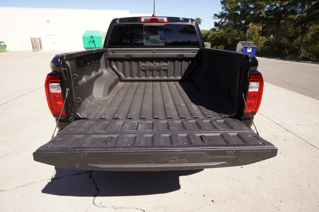 Used 2026 GMC Canyon AT4 w/ Technology Plus Package AWD/4WD image 11