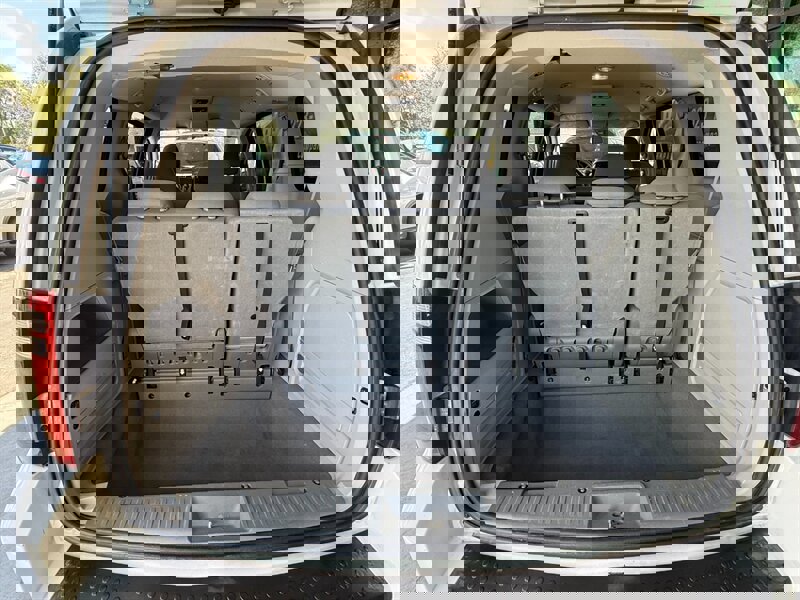 Used 2008 Dodge Grand Caravan SE image 33