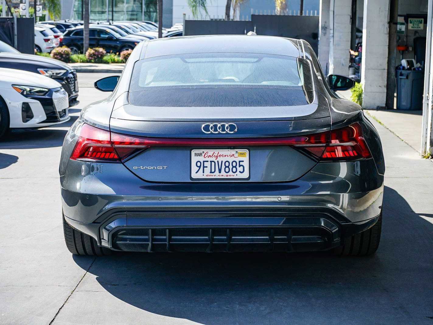 Used 2022 Audi e-tron GT Premium Plus image 3