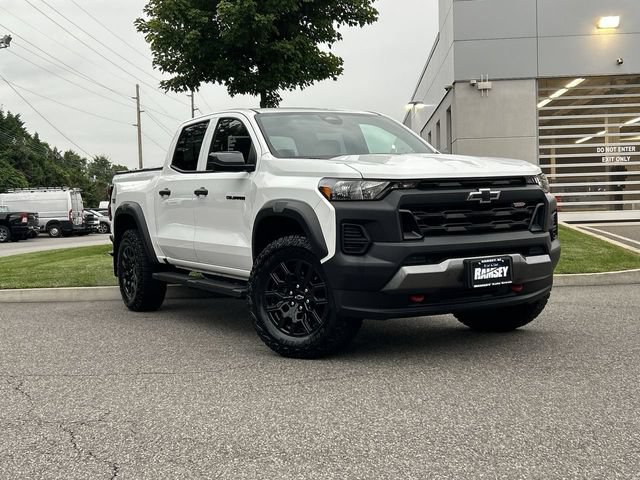 Used 2025 Chevrolet Colorado Trail Boss AWD/4WD image 1
