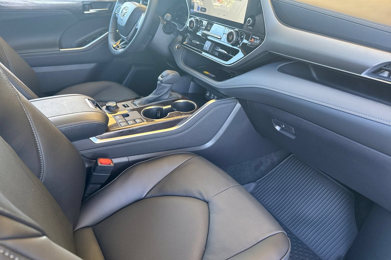 New 2026 Toyota Highlander Limited AWD/4WD image 18