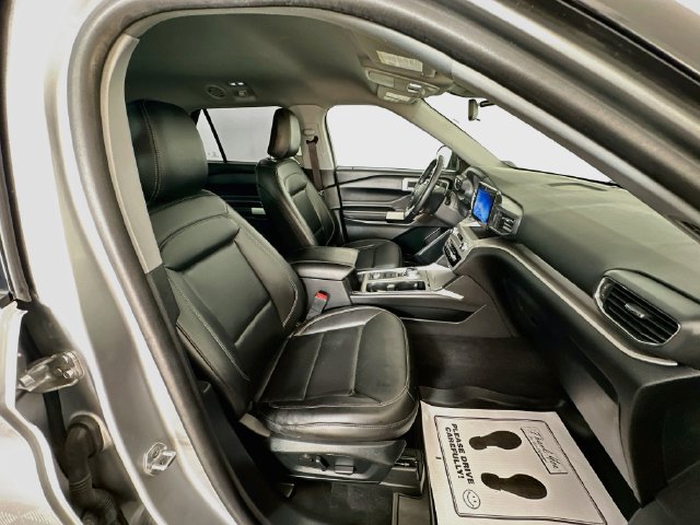 Certified 2022 Ford Explorer XLT w/ Equipment Group 202A AWD/4WD image 34