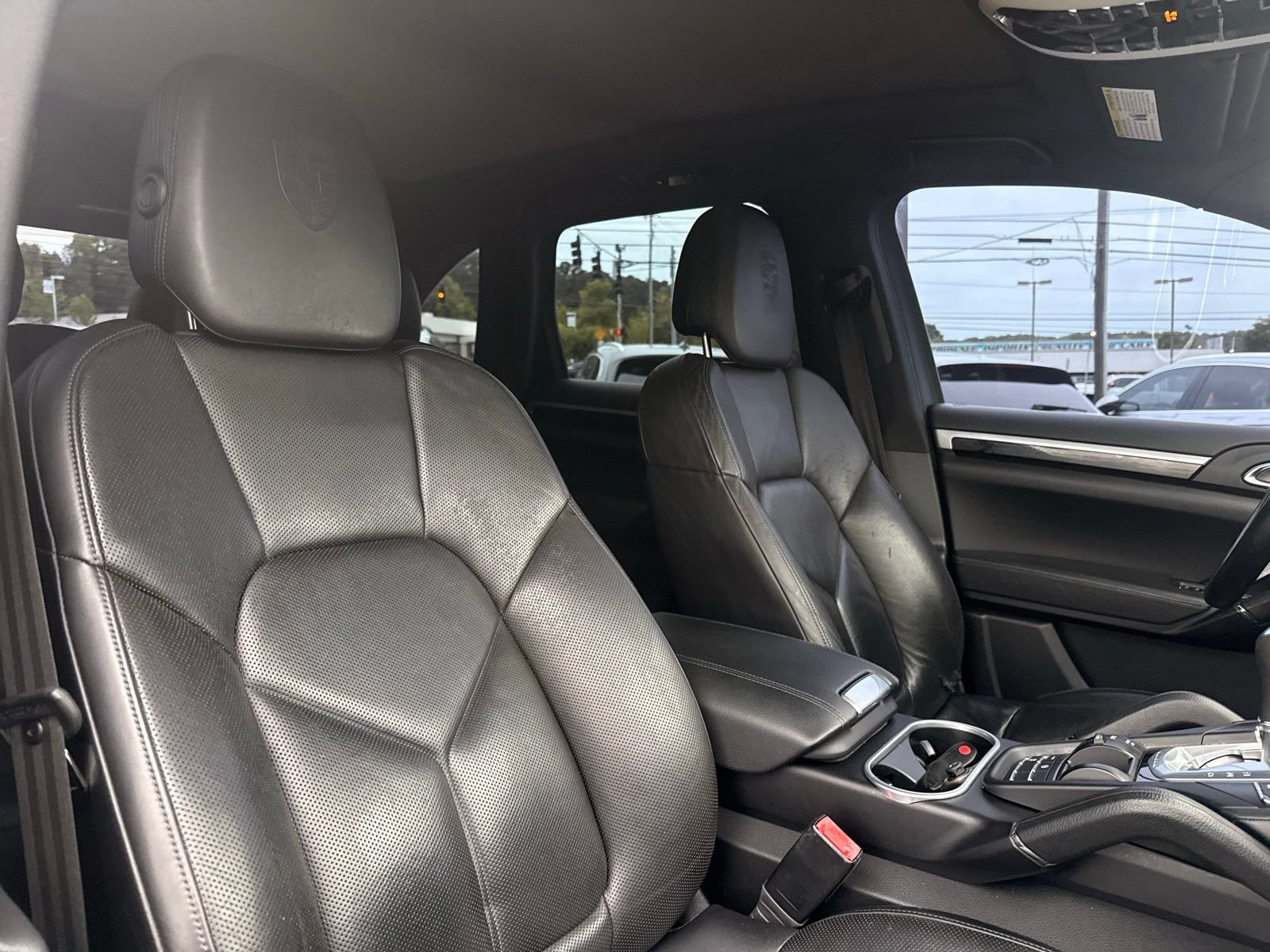 Used 2017 Porsche Cayenne Platinum Edition AWD/4WD image 33