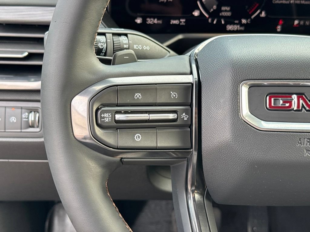 Used 2025 GMC Acadia AT4 AWD/4WD image 16