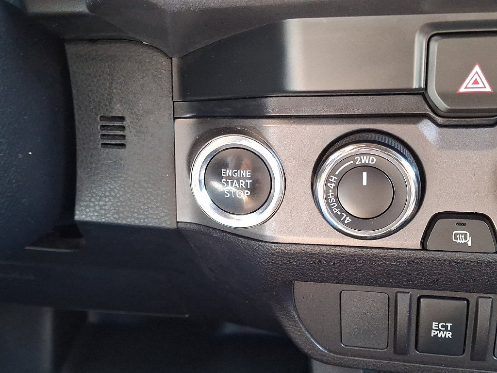 Used 2019 Toyota Tacoma TRD Off-Road AWD/4WD image 22