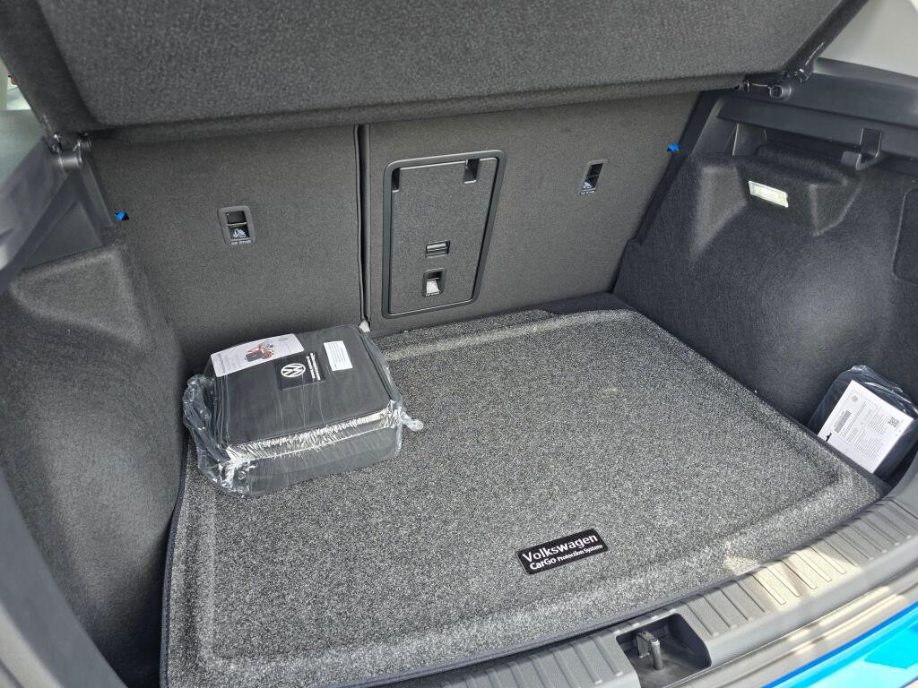 New 2026 Volkswagen Taos SE AWD/4WD image 17