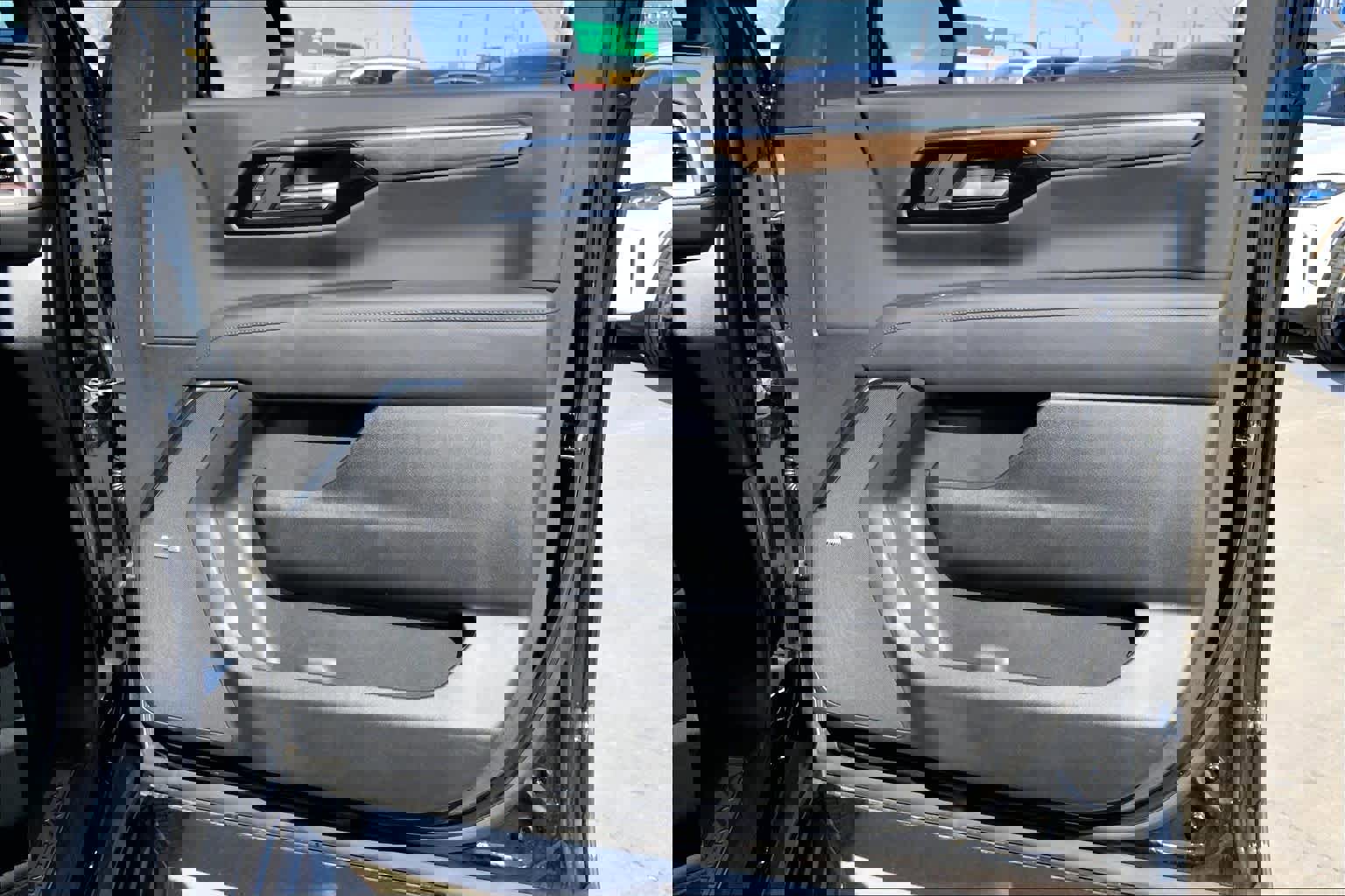 Used 2025 Chevrolet Tahoe High Country w/ Sun And Tow Package image 21