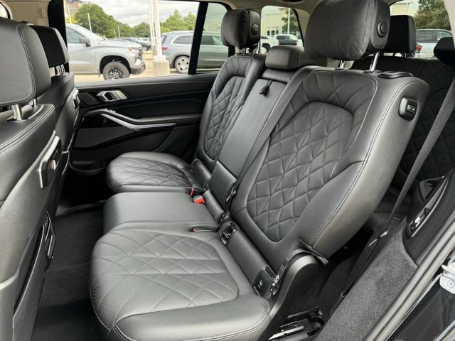 Used 2025 BMW X7 xDrive40i w/ Premium Package AWD/4WD image 31