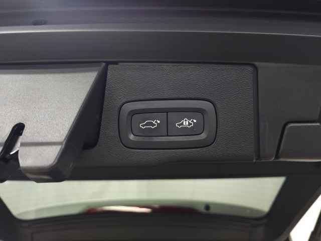 Used 2024 Volvo XC60 B5 Core w/ Protection Package Premier AWD/4WD image 10