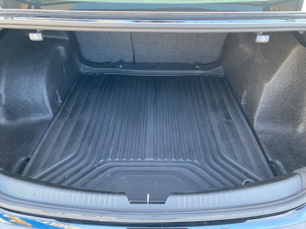 Used 2021 Chevrolet Malibu RS w/ LPO, Floor Liner Package FWD image 25