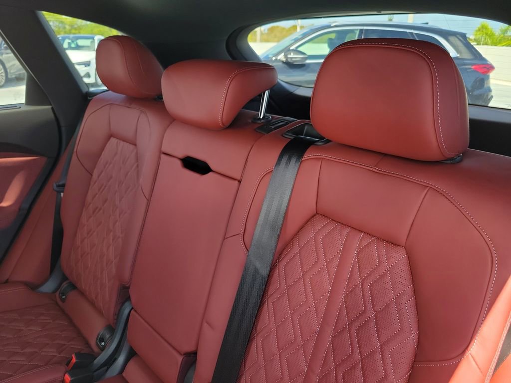 New 2025 Audi SQ5 Prestige image 25