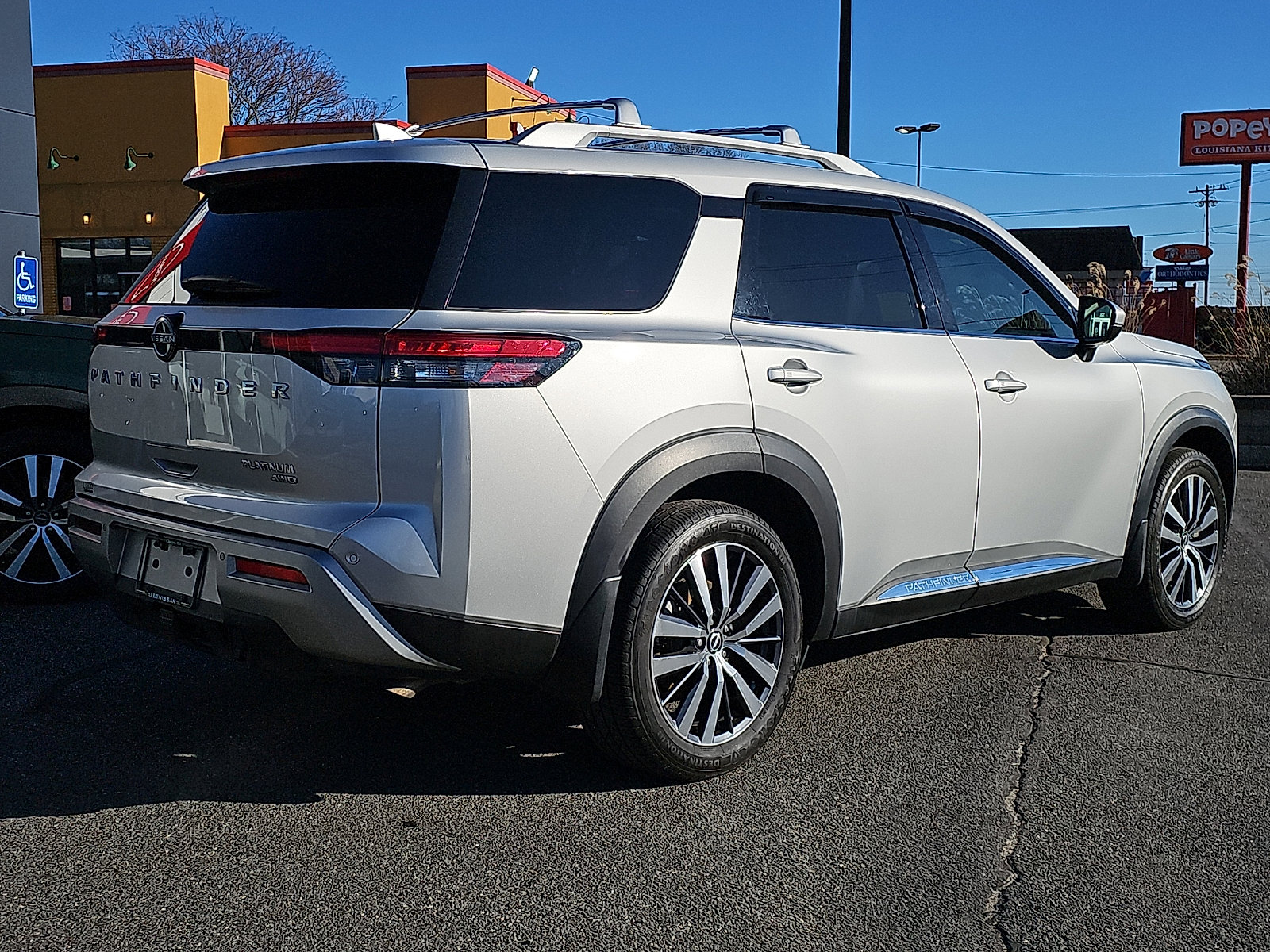 Used 2022 Nissan Pathfinder Platinum w/ Cargo Package image 6