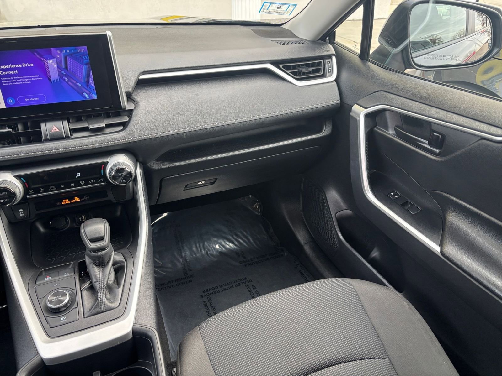 Used 2025 Toyota RAV4 LE image 31