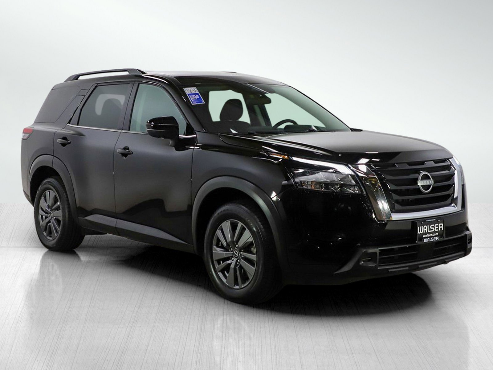 Used 2024 Nissan Pathfinder SV image 7