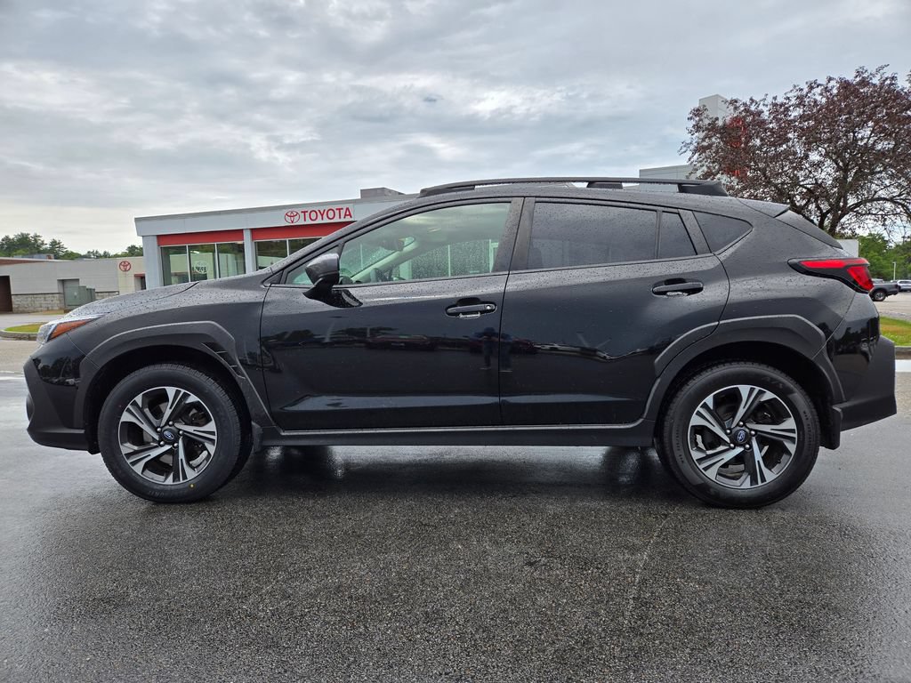 Used 2024 Subaru Crosstrek 2.0i Premium AWD/4WD image 2
