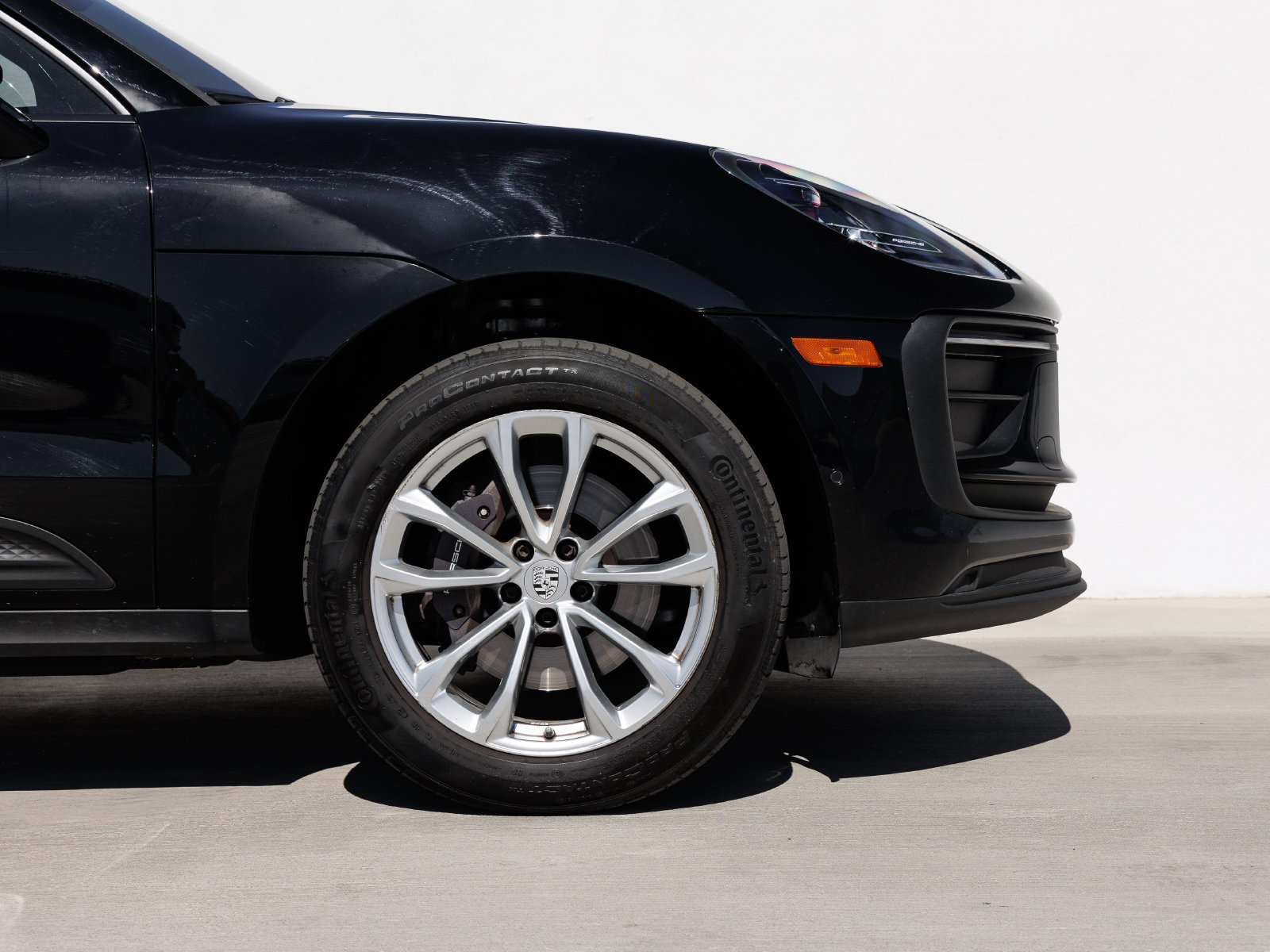 Used 2023 Porsche Macan AWD/4WD image 11