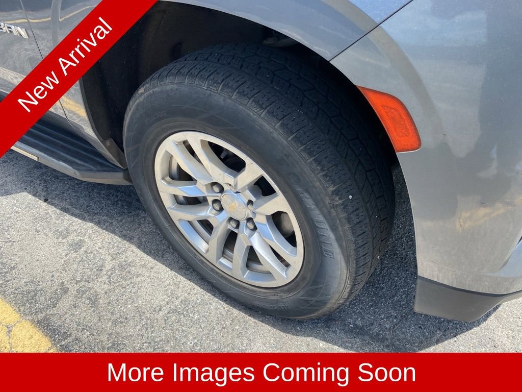 Used 2022 Chevrolet Suburban LT RWD image 8