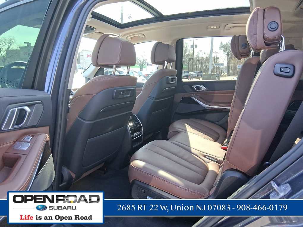 Used 2021 BMW X7 xDrive40i w/ Premium Package image 10