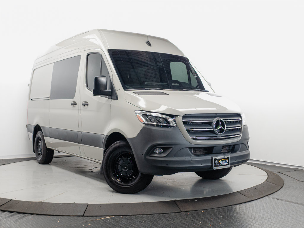 Used 2025 Mercedes-Benz Sprinter 2500 image 1