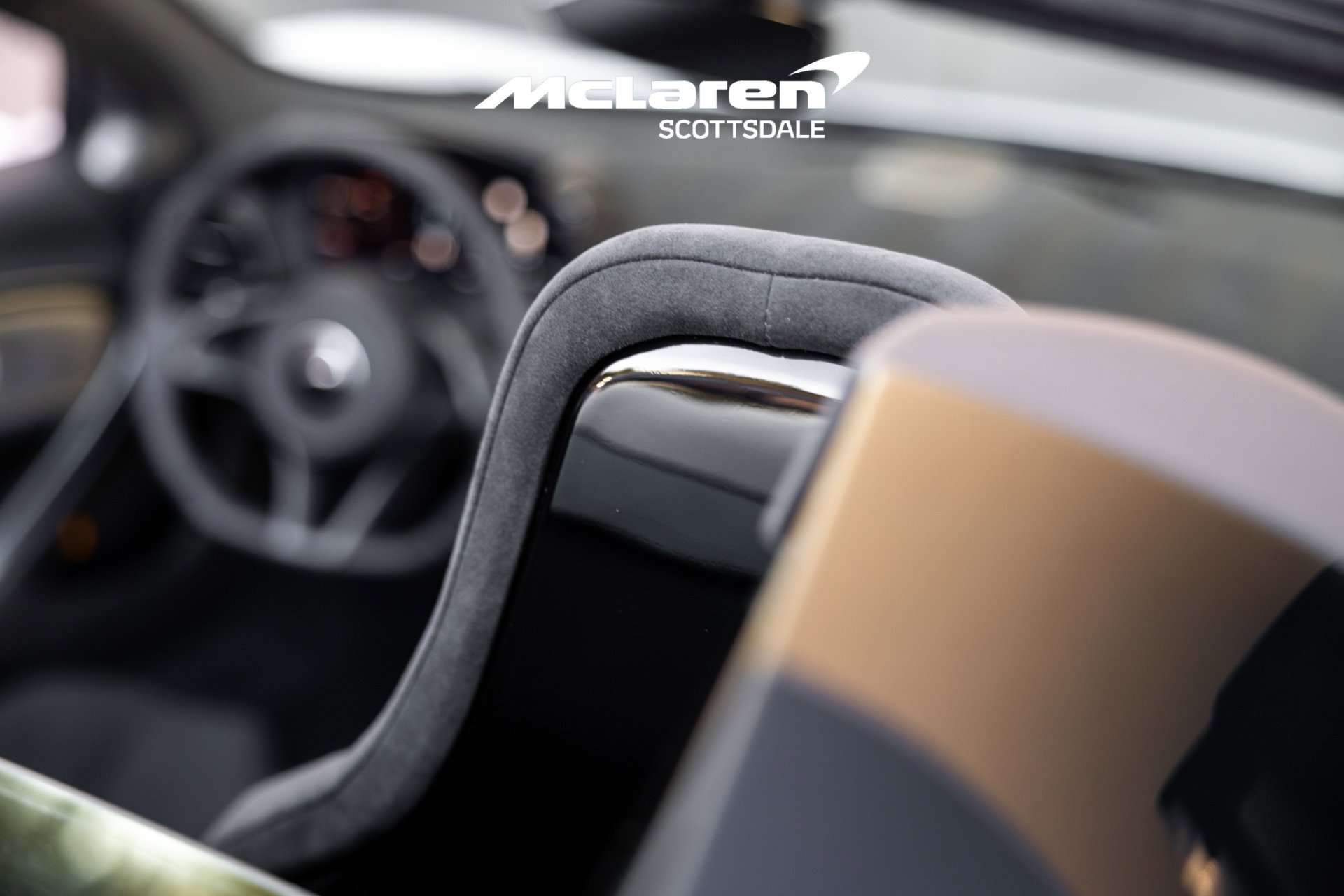 Used 2025 McLaren Artura Spider image 40